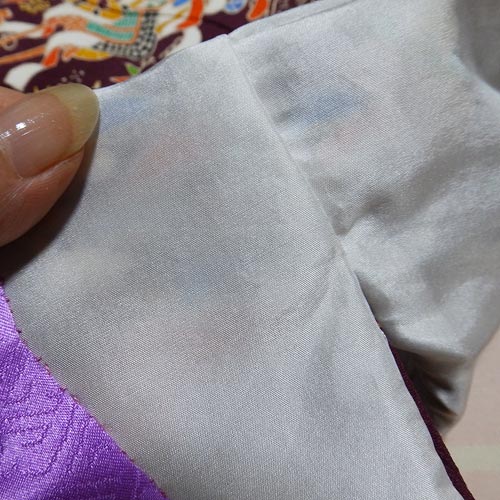 裏地の袖と身頃の表地が繋がった画像画像