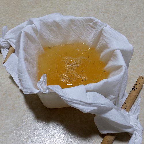 フノリ液を濾す